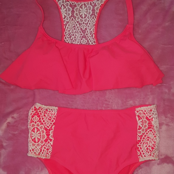 LG bathing suit - Picture 1 of 3